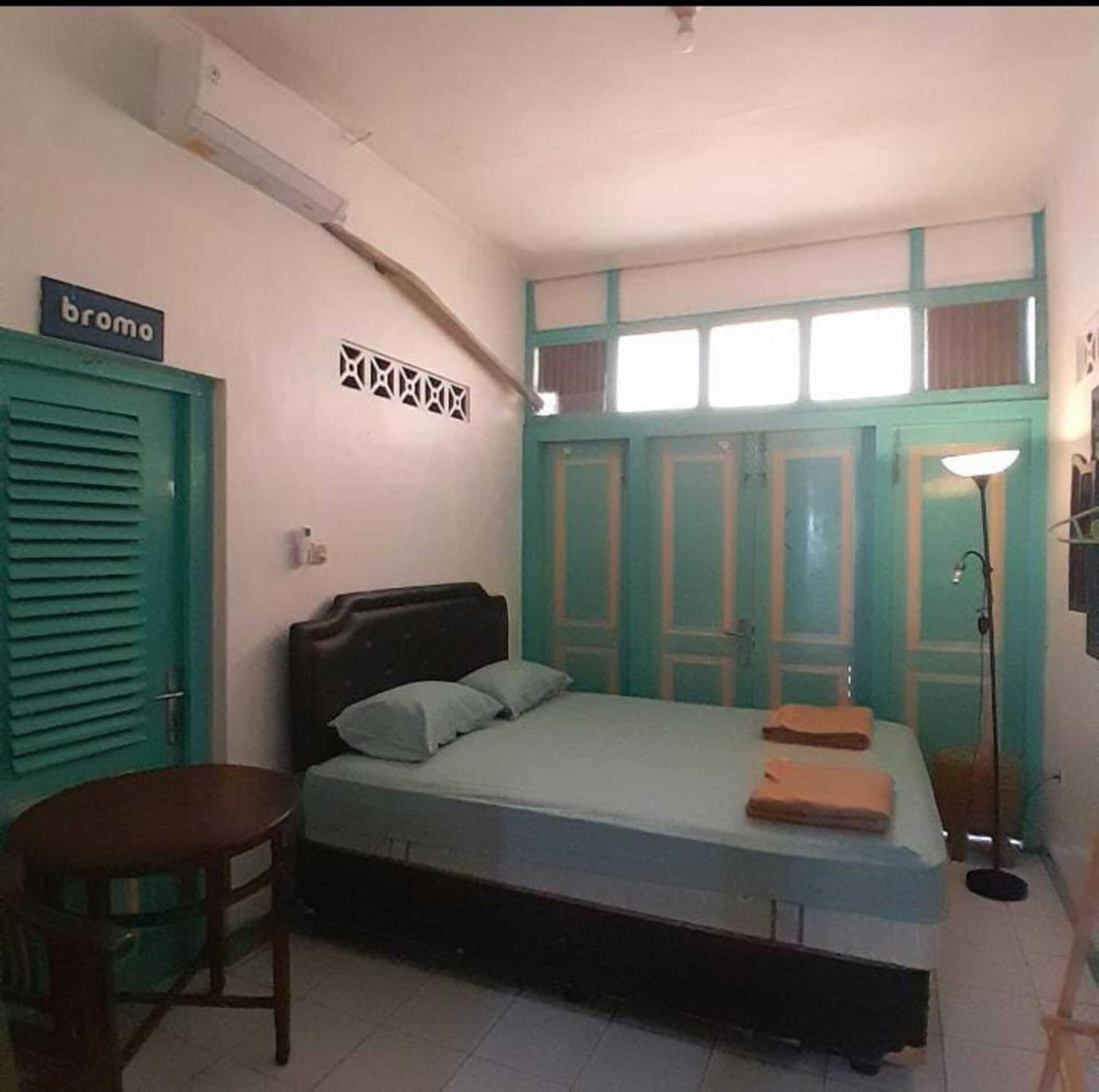 Laura'S Backpacker 523 Hostel Джокякарта Екстериор снимка